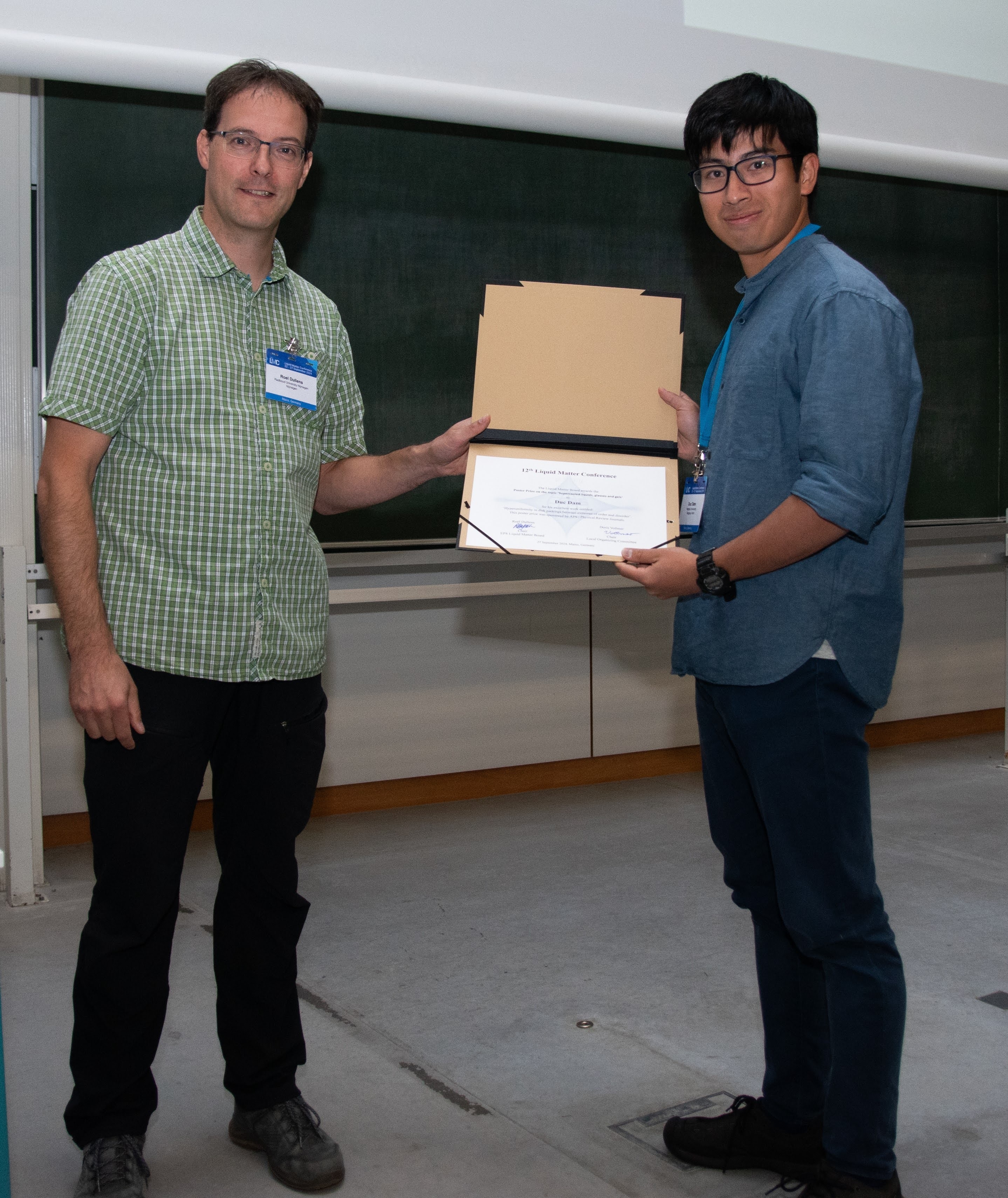 Dam Duc STATPHY29 Poster Award